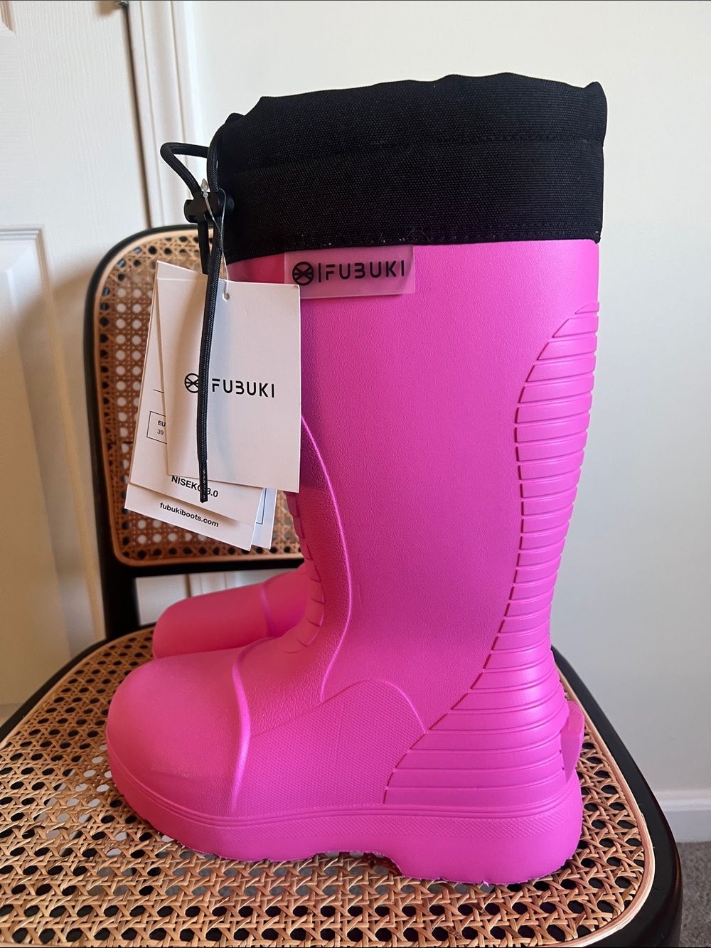 NWT Fubuki Hot Pink Waterproof Winter Boots with Black Cuff
